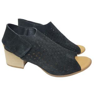 Korks Women 8 Black Suede Leather Perforated Sling